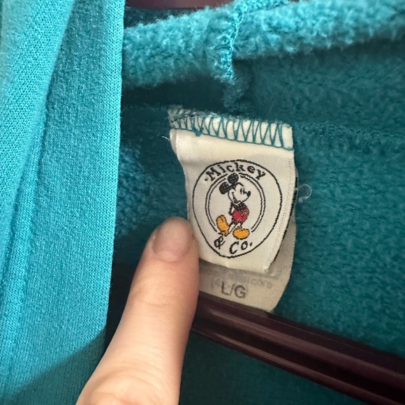 SOLD | VINTAGE DISNEY SWEATER - Picture 3 of 8